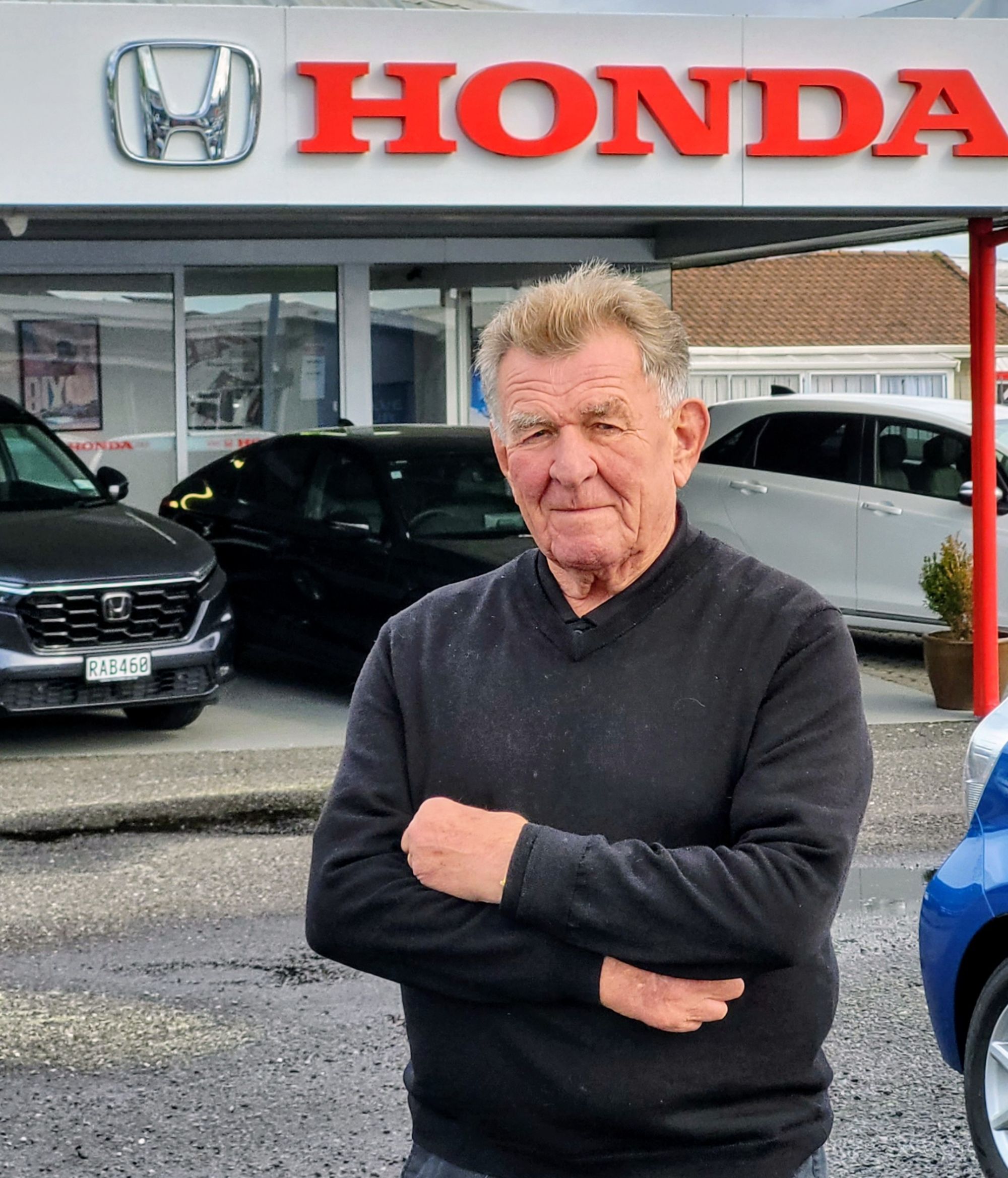 20250818_105309~2 Car Dealer Team Member